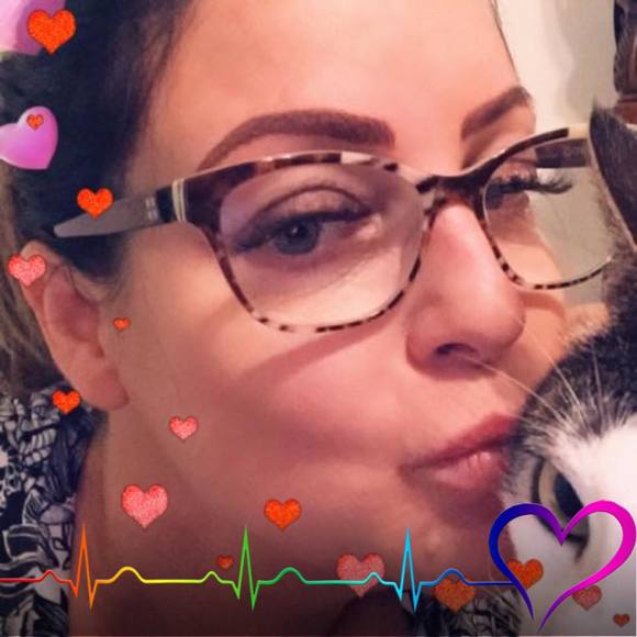 Meet your Posher, Beverly - Picture 1 of 1